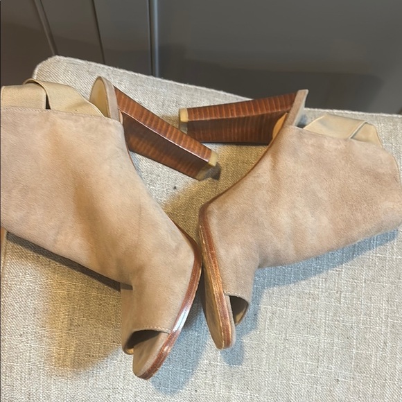 Stuart weitzman Tan Suede Peep-Toe Heeled Booties 7M - Picture 3 of 8